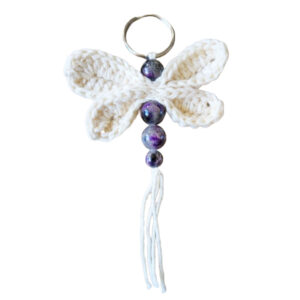 TSH00385-sleutelhanger-libelle-creme-paars.jpg Libelle sleutelhanger crème en paars