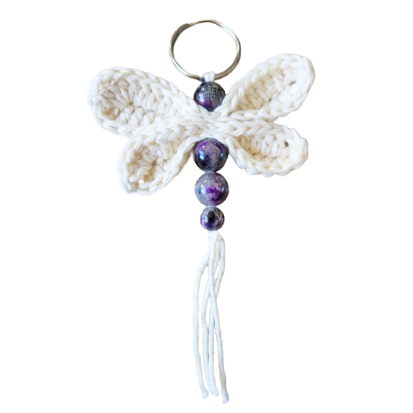 TSH00385-sleutelhanger-libelle-creme-paars.jpg Libelle sleutelhanger crème en paars