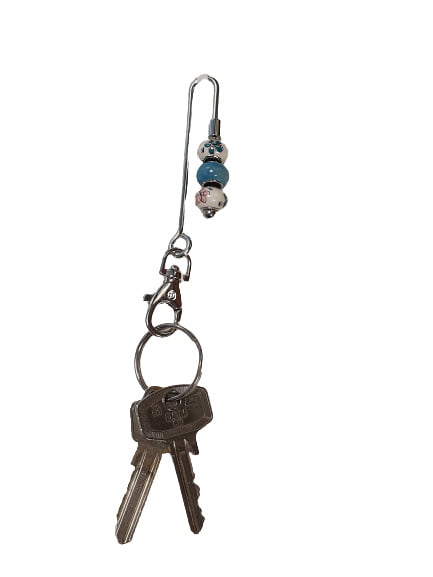 keyfinder-met-sleutels.jpg Keyfinder zilver blauw wit roze kralen